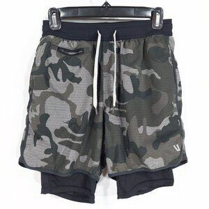 Vuori Stockton Compression Lined Athletic Shorts Mens Small Black Camo Run V346
